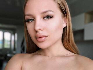 Еротски видео цхат Astii