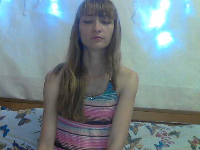 Емитовање снимка екрана AsyaBlond