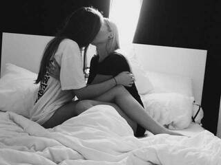 Еротски видео цхат awesomegirlsx