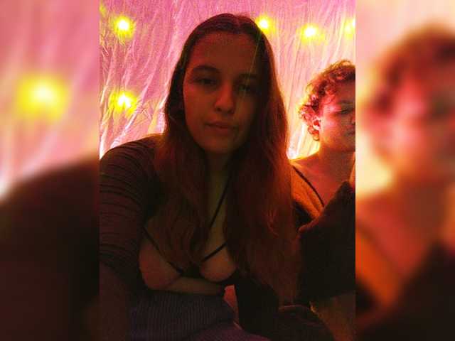Емитовање снимка екрана Love_Crew