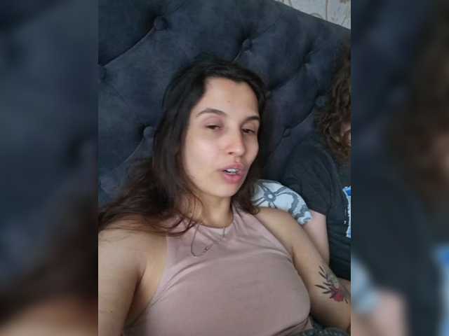 Емитовање снимка екрана Love_Crew
