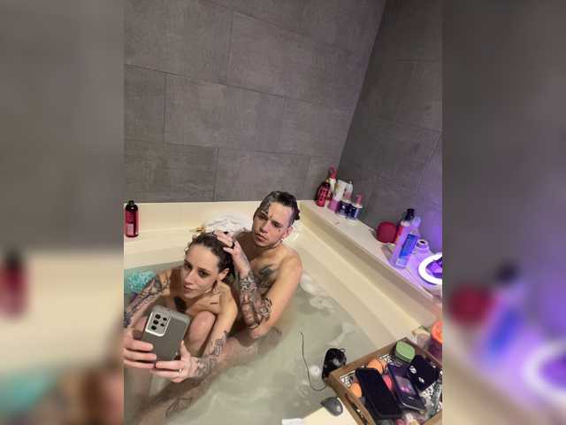 Фотографије Ayejax1 Hot tub time machine