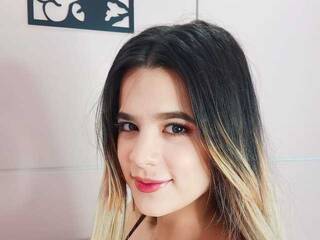 Еротски видео цхат Aysha-cute