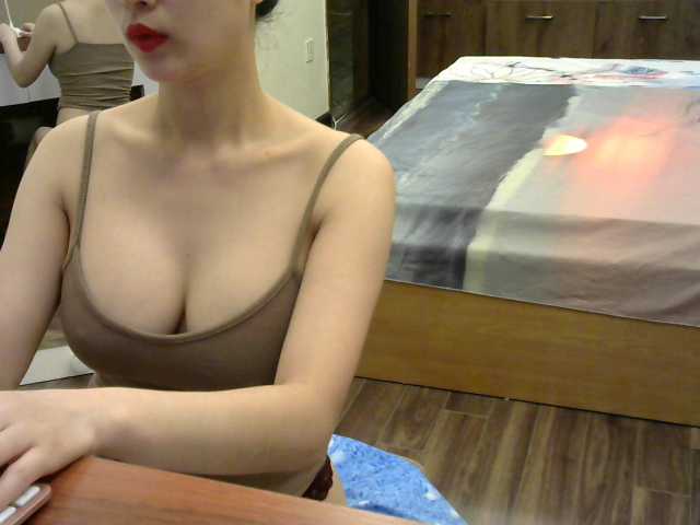 Фотографије BabyWetDream Hi guys, my name is Mihako, flash boobs is 91 tokens, flash pussy is 99, dance is 100 squirt 500 --Need to 1000tokens squirt right now..