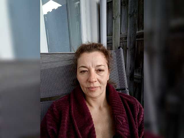 Емитовање снимка екрана BambiEyes
