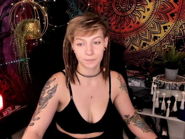 Емитовање снимка екрана BayleeDesire