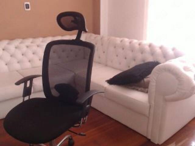 Емитовање снимка екрана BeckyJames