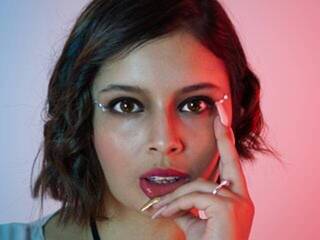 Еротски видео цхат Beella-Jones