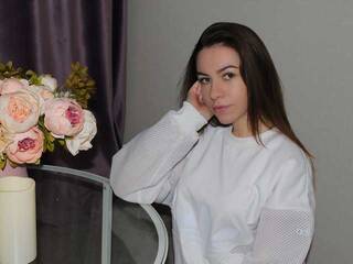 Еротски видео цхат BehindBlueEye