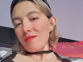 Еротски видео цхат BelinhaCoutinho