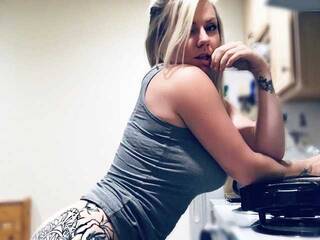 Еротски видео цхат BellaBenson