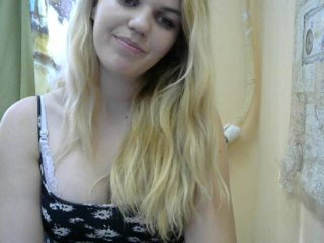 Емитовање снимка екрана BellyBella