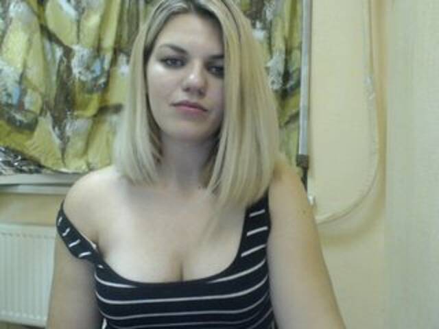 Емитовање снимка екрана BellyBella