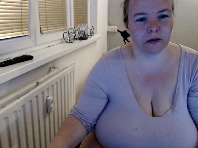 Фотографије Bessy123 squirt group,lovense, play breasts play pussy, play ass + toy spy, group oil body, group. tits here 10, naked, body 20, squirt pvt, lovense spy