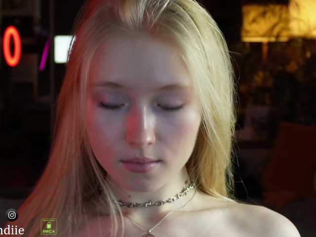 Емитовање снимка екрана Bestblondie
