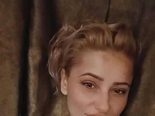 Еротски видео цхат BiancaYvonne