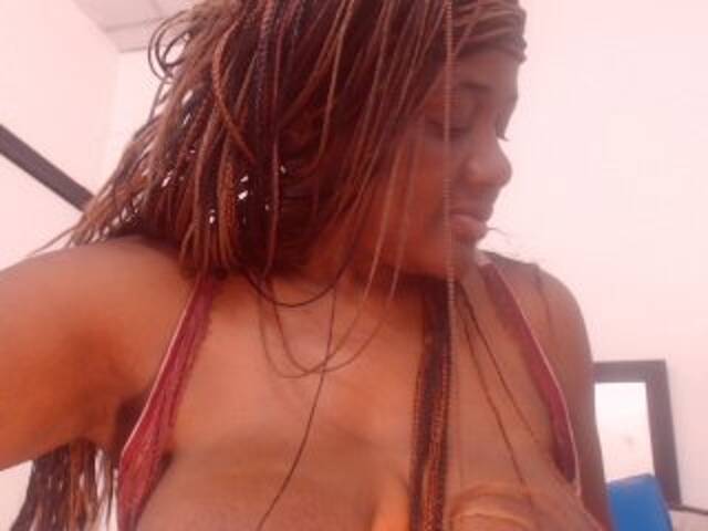 Емитовање снимка екрана BigBustyBlack