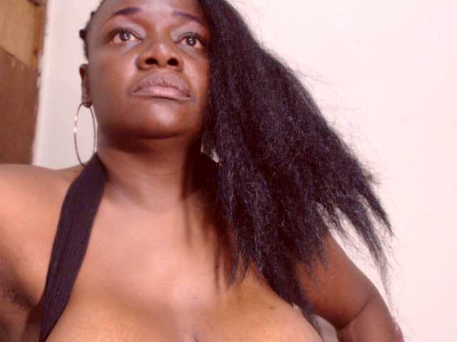 Емитовање снимка екрана BigBustyBlack