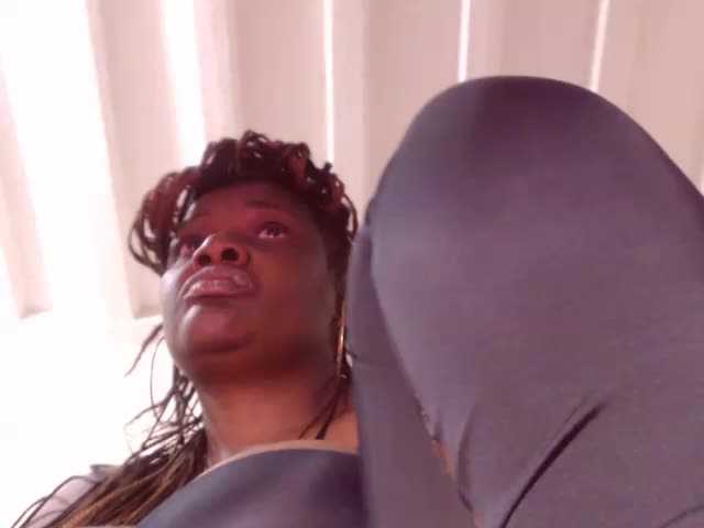 Емитовање снимка екрана BigBustyBlack