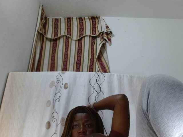 Емитовање снимка екрана BigBustyBlack