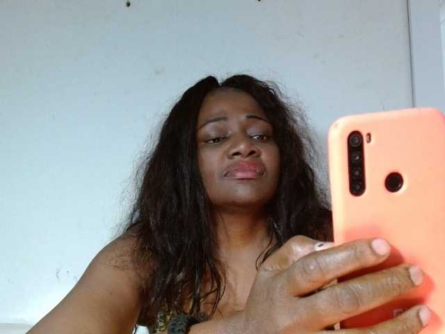 Емитовање снимка екрана BigBustyBlack