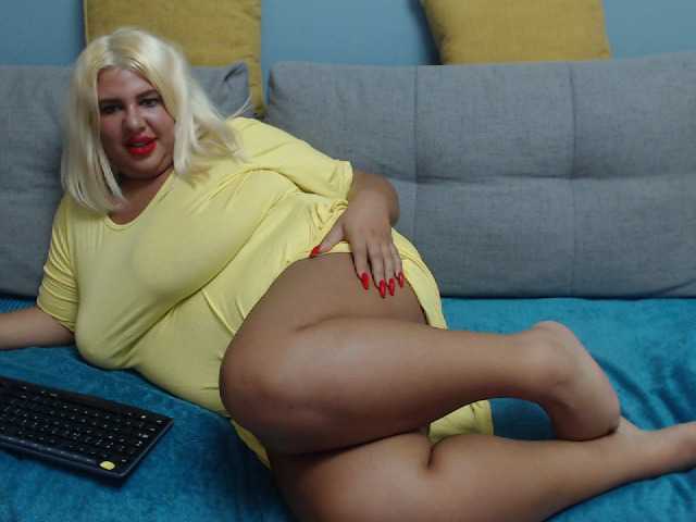 Фотографије BigHornyBoobs show boobs 40 show feet 25 spank ass 2 time 30 show ass/pussy 60 hand job 70 blow job 80 oil boobs 100 toy pussy 200 anal 300 orgasm 500 squirt 1000