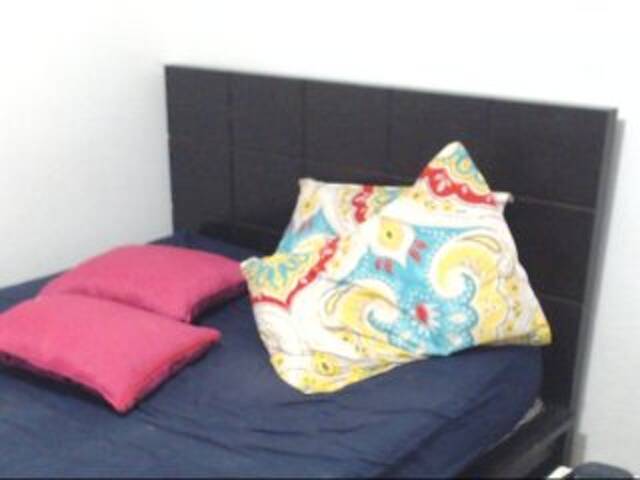 Емитовање снимка екрана bigtitsexxx