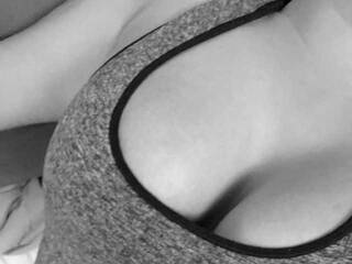 Еротски видео цхат Billie24