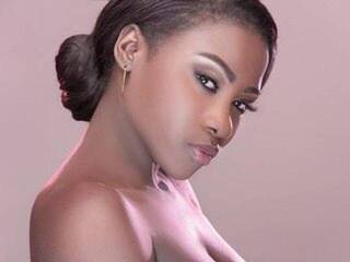 Еротски видео цхат Blackdoll1