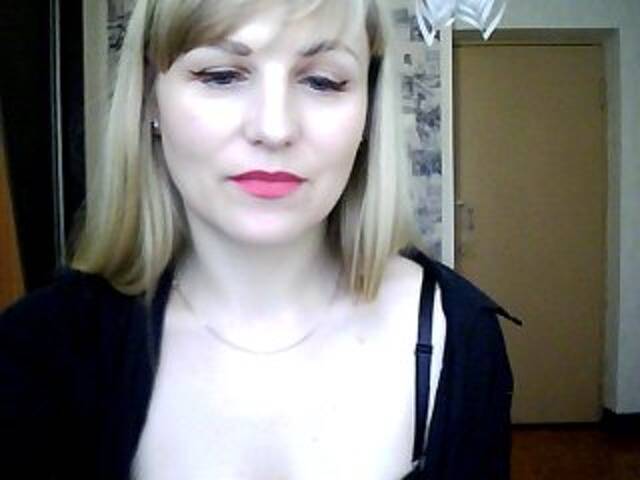 Емитовање снимка екрана blondeme