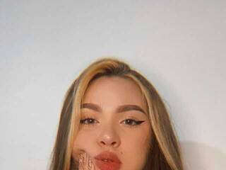 Еротски видео цхат Blondie-Kiutt