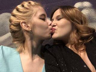 Еротски видео цхат BlondiPolli