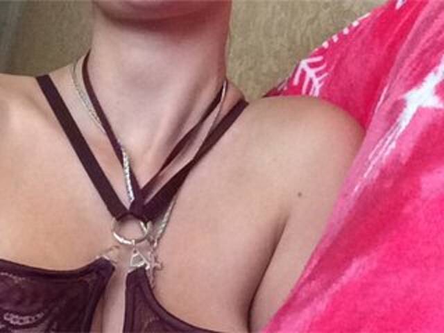 Емитовање снимка екрана Blondishka