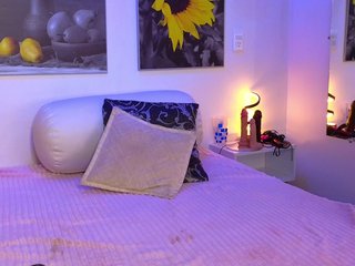 Еротски видео цхат Briana-giil