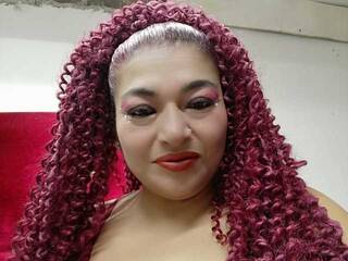 Еротски видео цхат BrianaSquirt