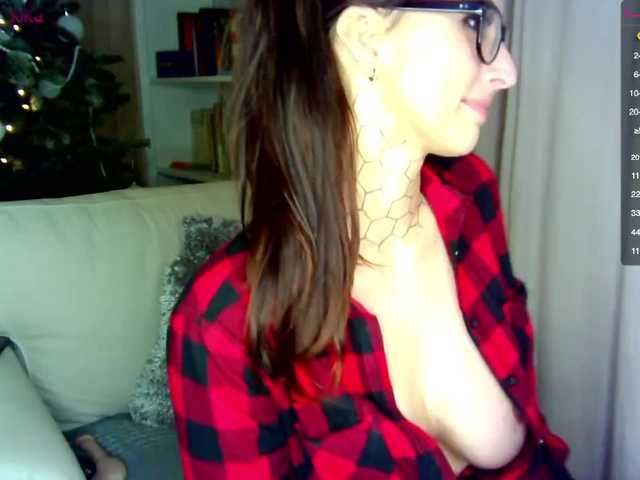 Емитовање снимка екрана tattooedKika
