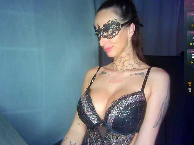Емитовање снимка екрана tattooedKika