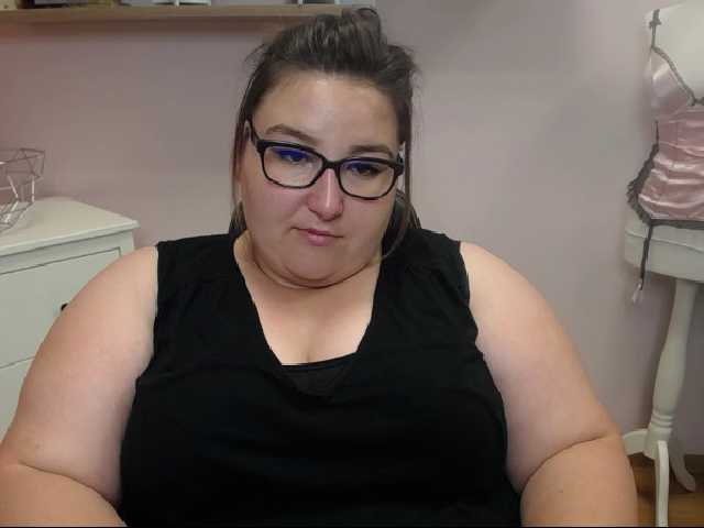 Емитовање снимка екрана bustyLEXX