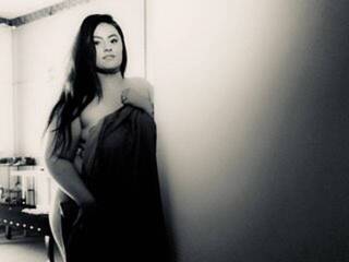 Еротски видео цхат BustyLeyla