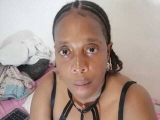 Еротски видео цхат Bustylove27