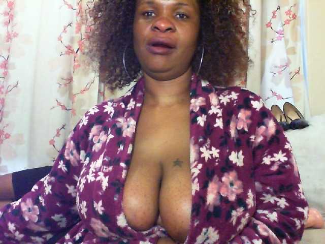 Емитовање снимка екрана BUSTYMELLONS