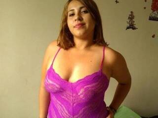 Еротски видео цхат Bustypearl