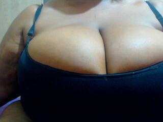 Еротски видео цхат bustytitsxx