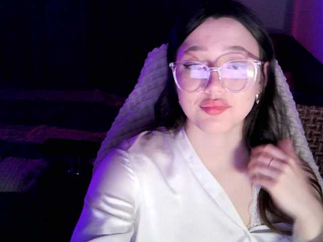 Емитовање снимка екрана CallmeNikky