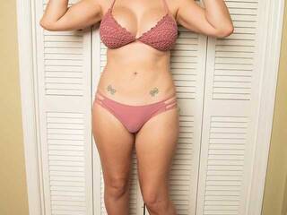 Еротски видео цхат CamilaColin