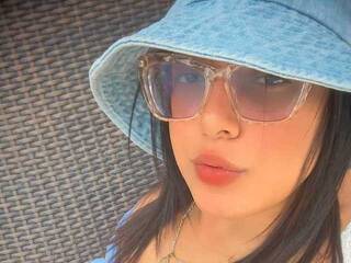 Еротски видео цхат CamilaNaughty