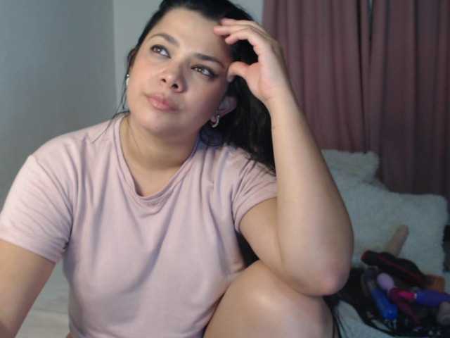 Емитовање снимка екрана CandaceBooty