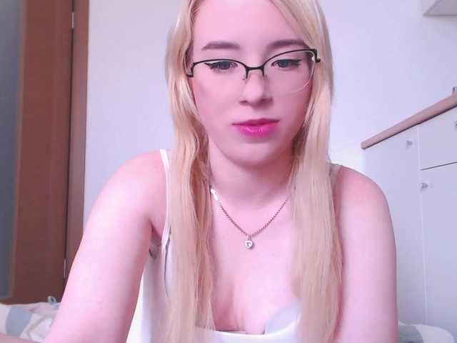 Емитовање снимка екрана Candicekitty