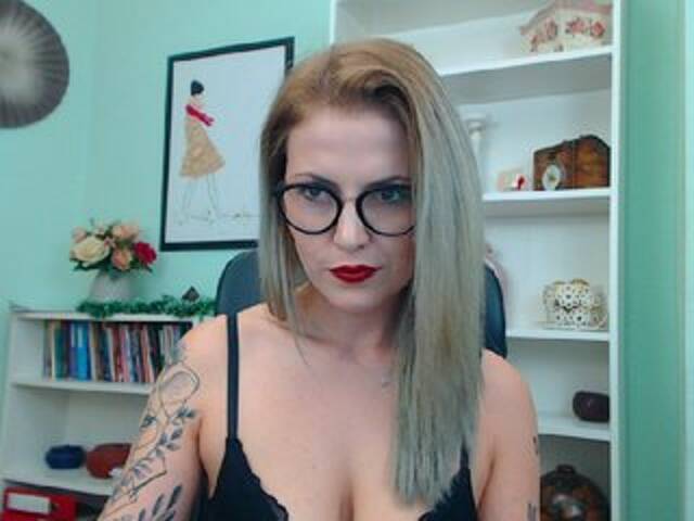 Емитовање снимка екрана Candy-Like