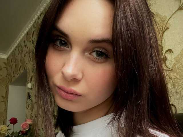 Слика профила CANDY-LIPS-GIRL